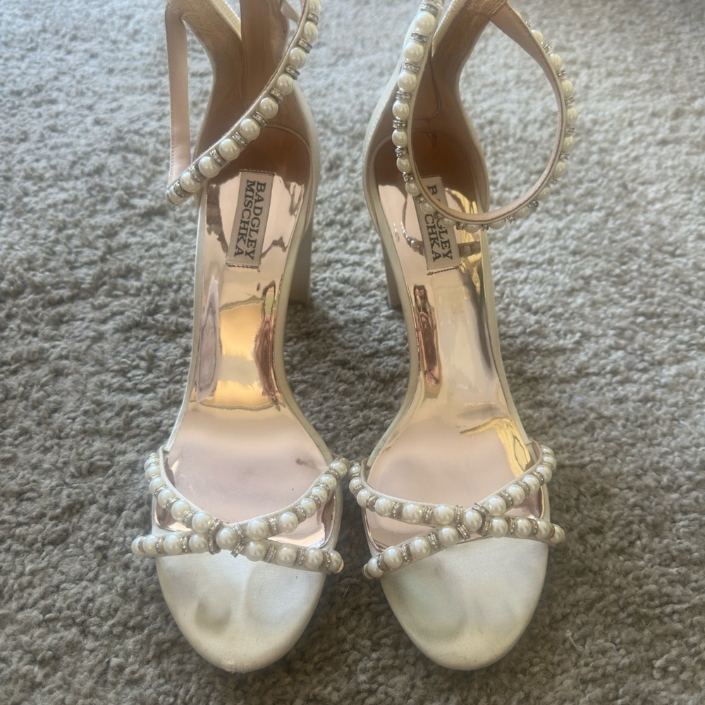 Anthropologie Badgley Mischka Women's Pearl Embellished Heels